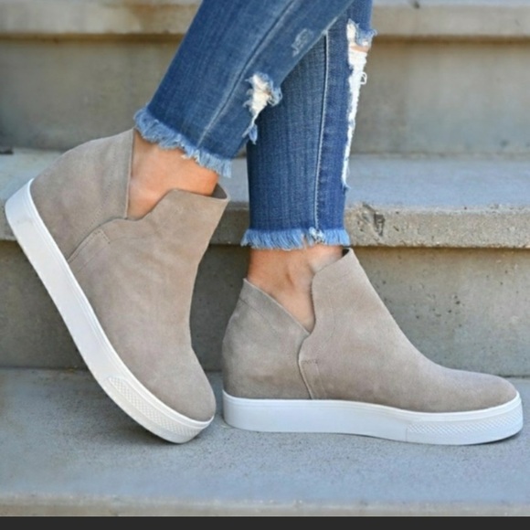 wrangle wedge sneaker
